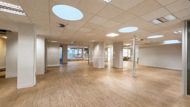 Plus de détails pour 10 Rue Des Bergers, Paris - Bureau, Industriel/Logistique à louer