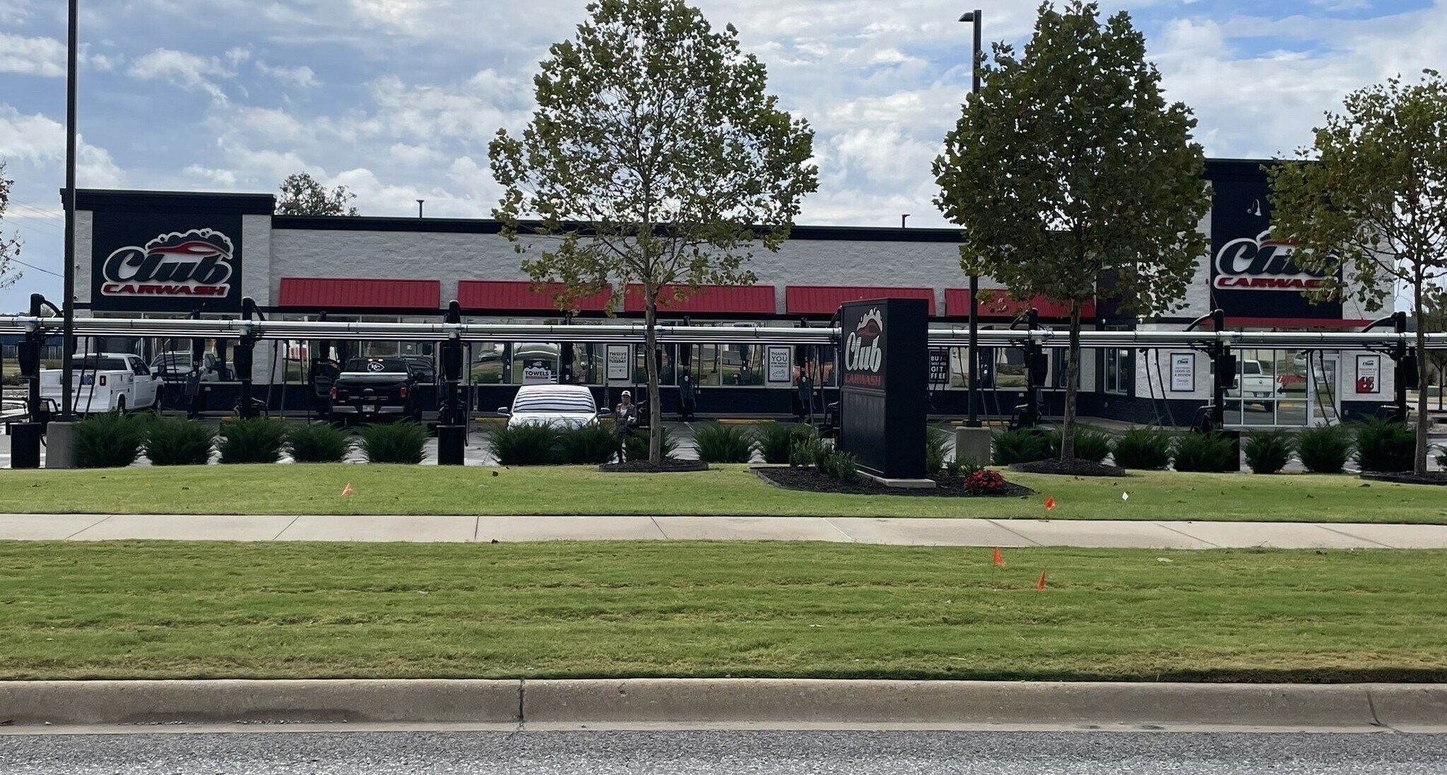 Club Car Wash Portfolio portefeuille de 9 biens à vendre sur LoopNet.fr Photo principale– Image 1 sur 11