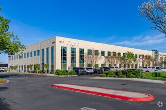 Plus de détails pour 801-835 S Akers St, Visalia, CA - Bureau à louer
