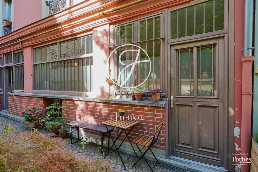 Bureau dans Paris à vendre - Photo de l’immeuble – Image 1 sur 13