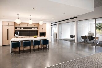 12544 High Bluff Dr, San Diego, CA à louer Photo intérieure– Image 1 sur 4