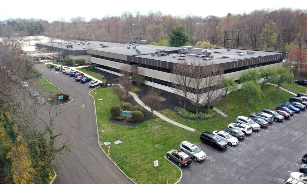 3103 Philmont Ave, Huntingdon Valley, PA à louer - Photo principale – Image 1 sur 6