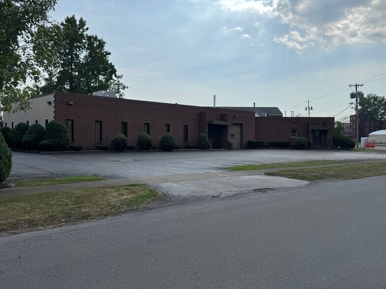 661 Erie Ave, North Tonawanda, NY à louer - Photo de l’immeuble – Image 2 sur 3