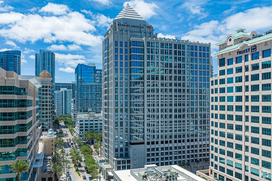 401 E Las Olas Blvd, Fort Lauderdale, FL à louer - Photo de l’immeuble – Image 1 sur 81