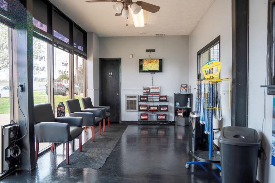7002 L St, Omaha, NE à vendre - Photo de l’immeuble – Image 2 sur 11