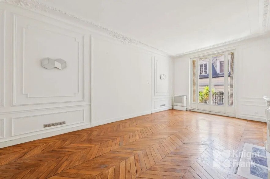 30 Rue De Miromesnil, Paris à vendre - Photo de l’immeuble – Image 3 sur 12