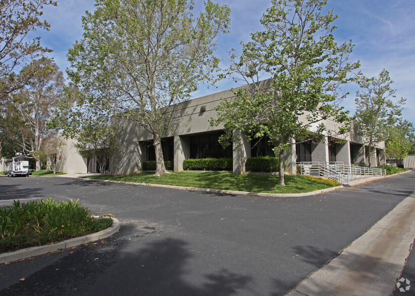 4685 Runway St, Simi Valley, CA à louer - Photo de l’immeuble – Image 1 sur 1