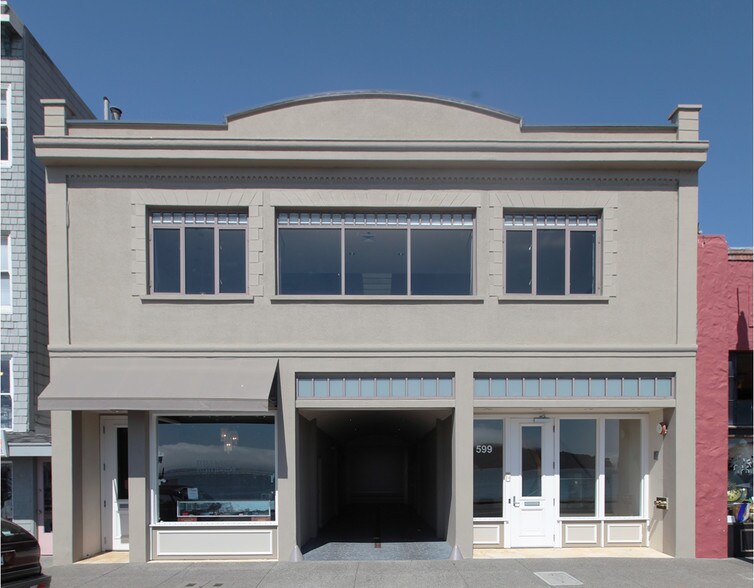 599 Bridgeway, Sausalito, CA à louer - Photo de l’immeuble – Image 2 sur 8