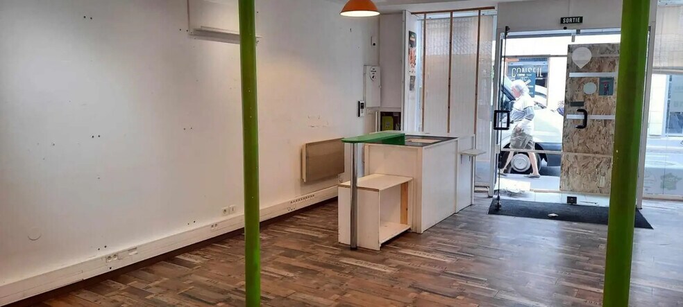 Local commercial dans Tours à louer - Photo intérieure – Image 2 sur 2