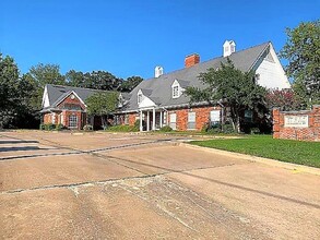 1115 Memorial Dr, Denison, TX à louer Photo de l’immeuble– Image 1 sur 6
