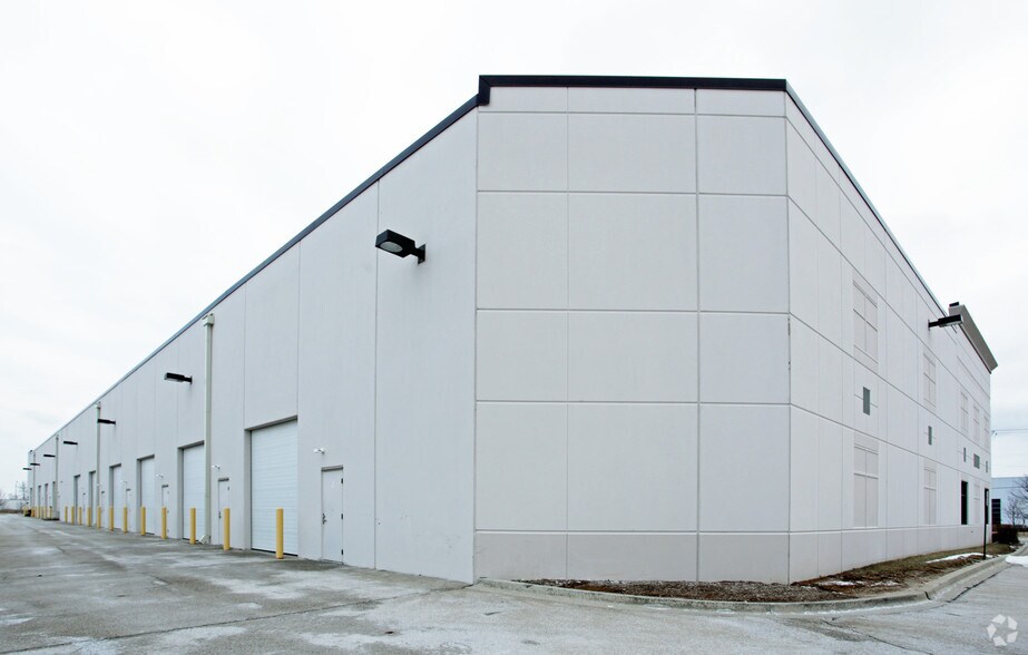 181 W Crossroads Pky, Bolingbrook, IL à louer - Photo de l’immeuble – Image 3 sur 7