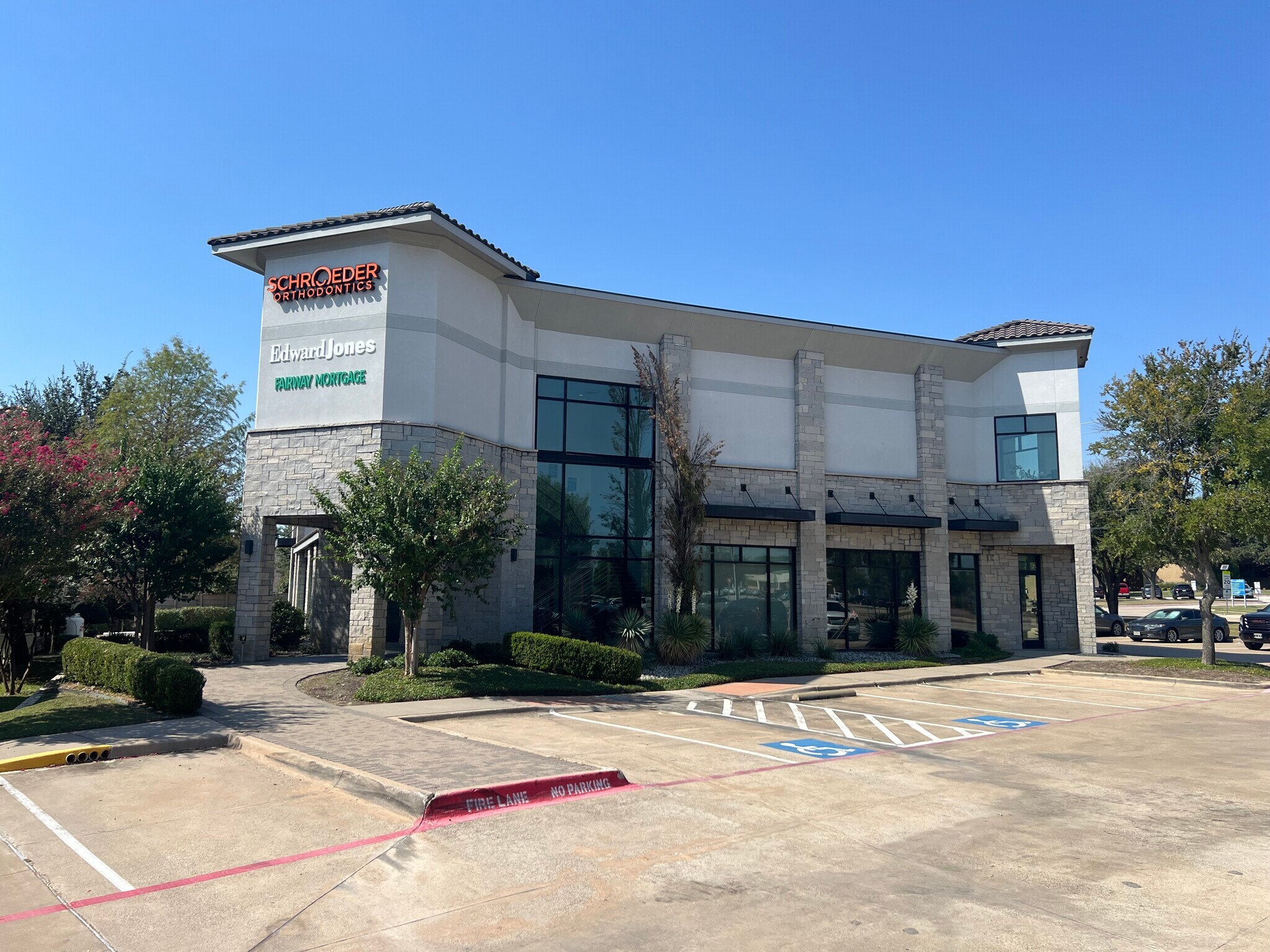 1201 Hall Johnson Rd, Colleyville, TX à louer Photo de l’immeuble– Image 1 sur 6