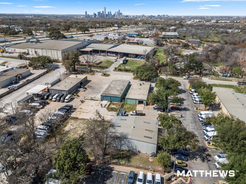 511 Thompson Ln, Austin, TX à vendre - Photo de l’immeuble – Image 2 sur 3