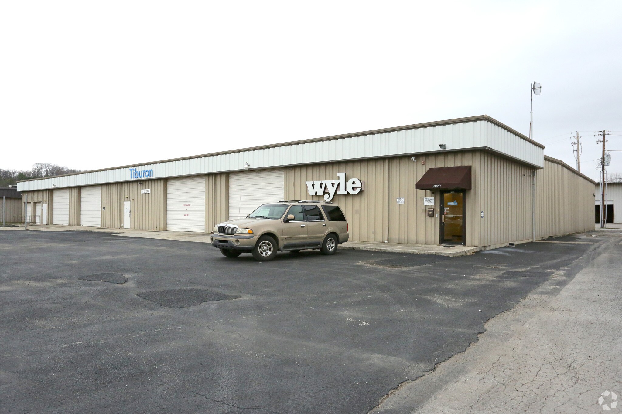4820 Commercial Dr, Huntsville, AL à vendre Photo principale– Image 1 sur 28