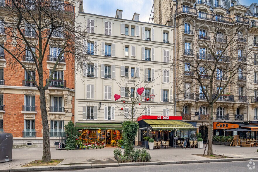 Local commercial dans Paris à louer - Photo de l’immeuble – Image 2 sur 2
