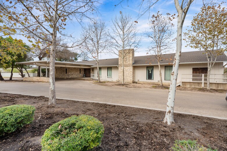 401 S Stagecoach Rd, Salado, TX à vendre - Photo de l’immeuble – Image 2 sur 13