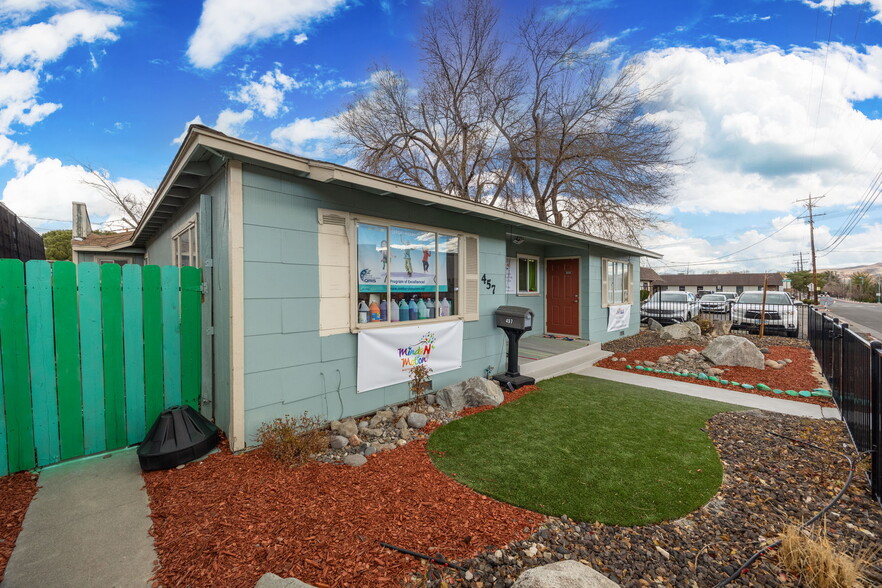 457 Casazza Dr, Reno, NV à vendre - Photo de l’immeuble – Image 2 sur 18