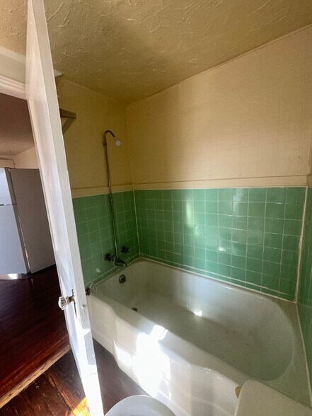 506 Highland Ave SW, Roanoke, VA à vendre - Photo intérieure – Image 2 sur 6