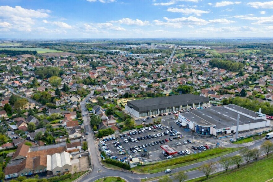 Local commercial dans Gonesse à louer - Aérien – Image 2 sur 5