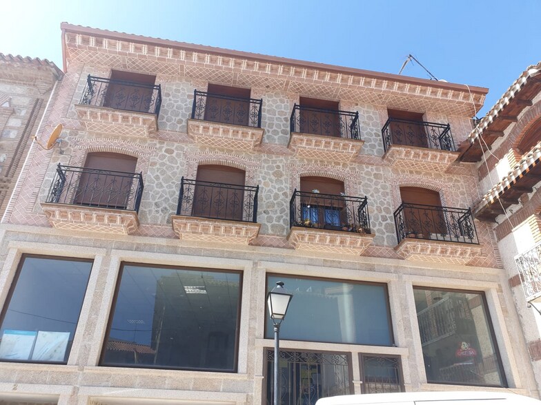 Immeuble residentiel dans Almorox, Toledo à vendre - Photo de l’immeuble – Image 1 sur 1