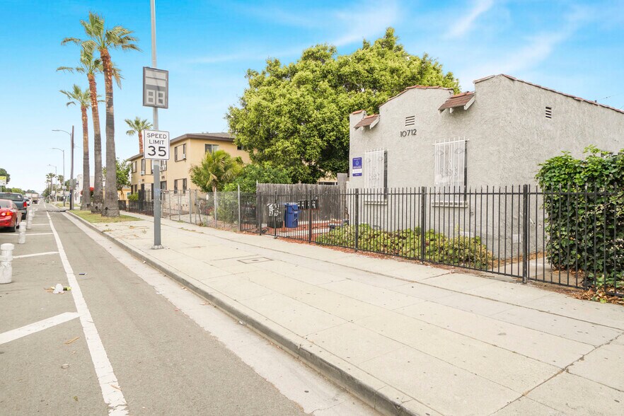 10712 S Broadway, Los Angeles, CA à vendre - Photo de l’immeuble – Image 2 sur 9