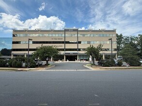 8230 Boone Blvd, Vienna, VA à louer Photo intérieure– Image 1 sur 12