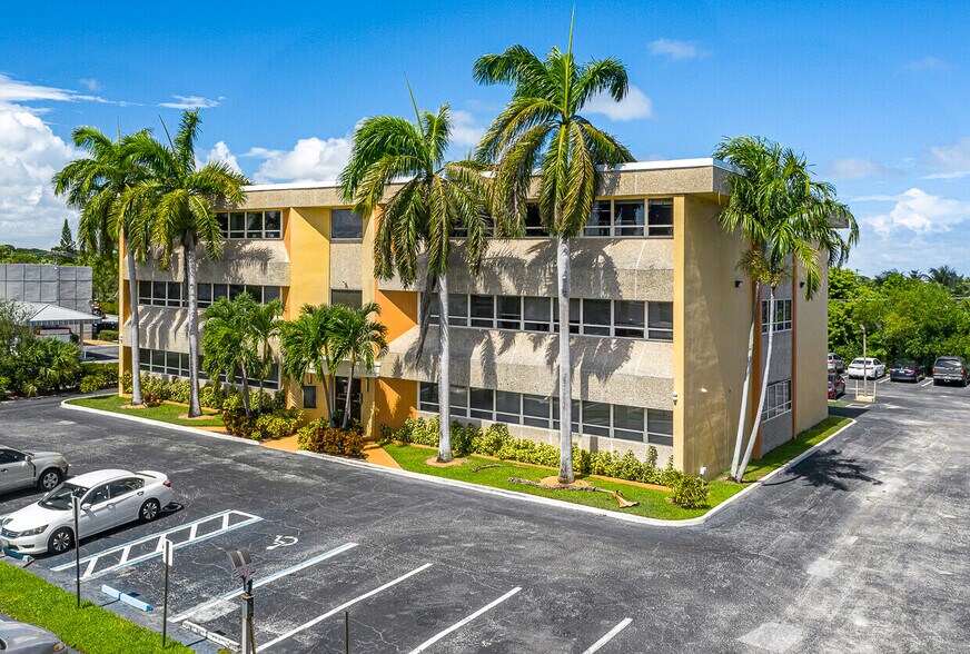 1177 Hypoluxo Rd, Lantana, FL à louer - Photo de l’immeuble – Image 3 sur 15