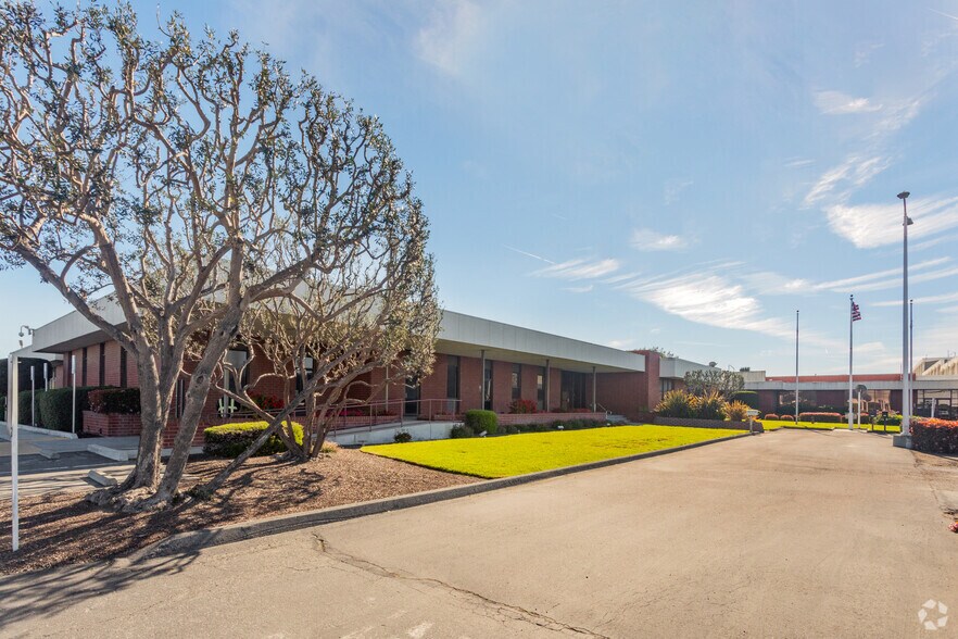 1311 Schilling Pl, Salinas, CA à louer - Photo principale – Image 1 sur 10