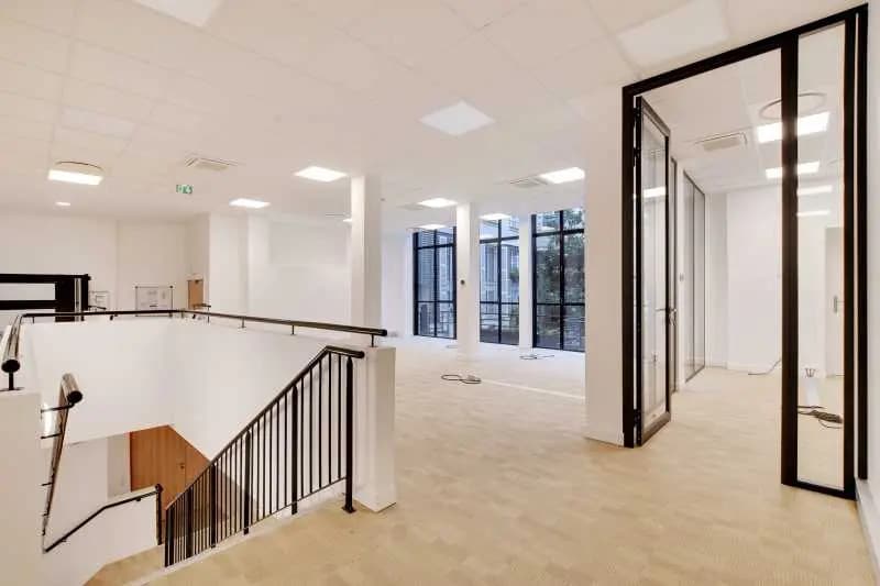 Bureau dans Paris à louer - Photo de l’immeuble – Image 2 sur 8