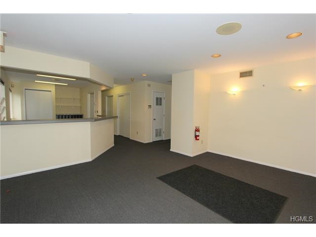 3630 Hill Blvd, Jefferson Valley, NY à louer - Photo intérieure – Image 3 sur 35