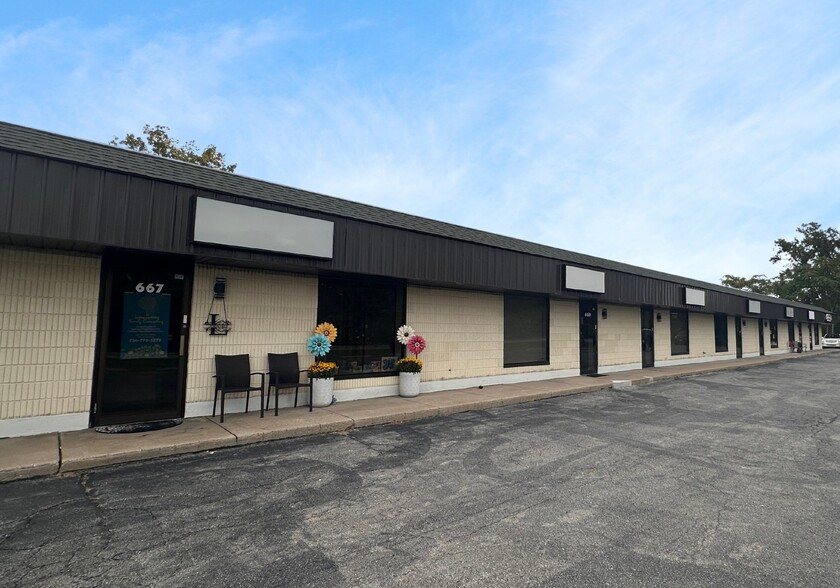 669-677 Cooper St, Monroe, MI à louer - Photo de l’immeuble – Image 3 sur 3