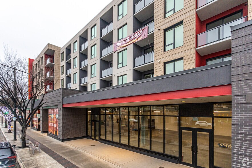 8122 106 St NW, Edmonton, AB à louer - Photo de l’immeuble – Image 1 sur 3