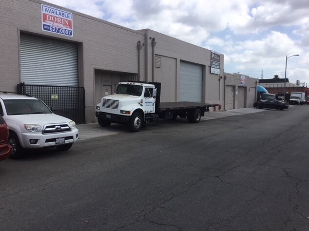 7006 Stanford Ave, Los Angeles, CA à vendre - Photo de l’immeuble – Image 1 sur 24