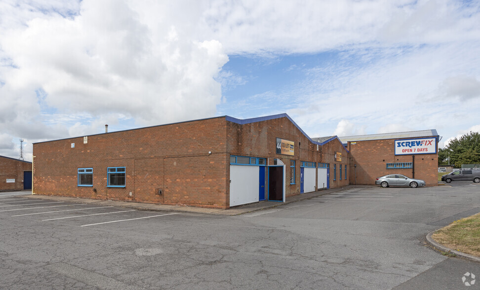 Corringham Rd, Gainsborough à louer - Photo de l’immeuble – Image 1 sur 13