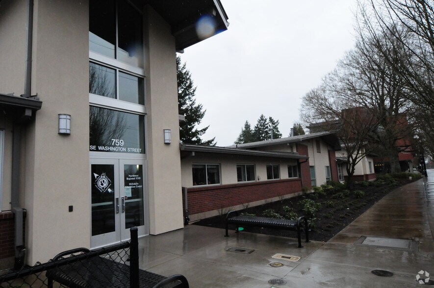 759 SE Washington St, Hillsboro, OR à vendre - Photo de l’immeuble – Image 3 sur 6