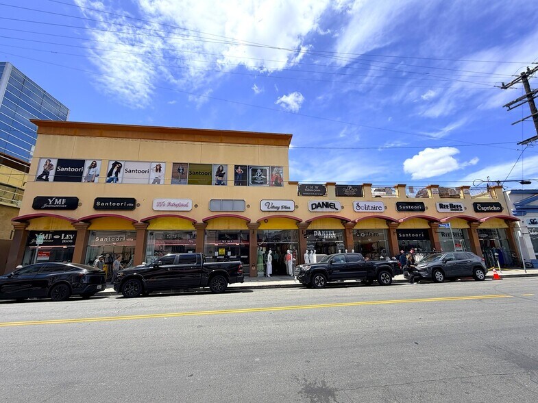 780-798 E 12th St, Los Angeles, CA à vendre - Photo de l’immeuble – Image 2 sur 22