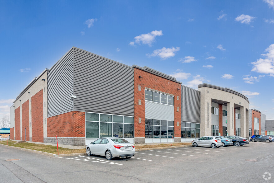 6125 Boul Wilfrid-Carrier, Lévis, QC à louer - Photo principale – Image 1 sur 4