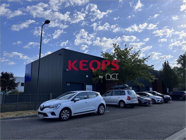 Plus de détails pour Local d'activités à louer