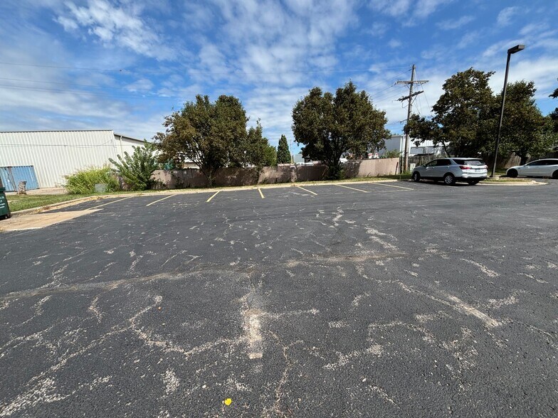 2415 Ponderosa Dr, Lawrence, KS à louer - Photo intérieure – Image 3 sur 30