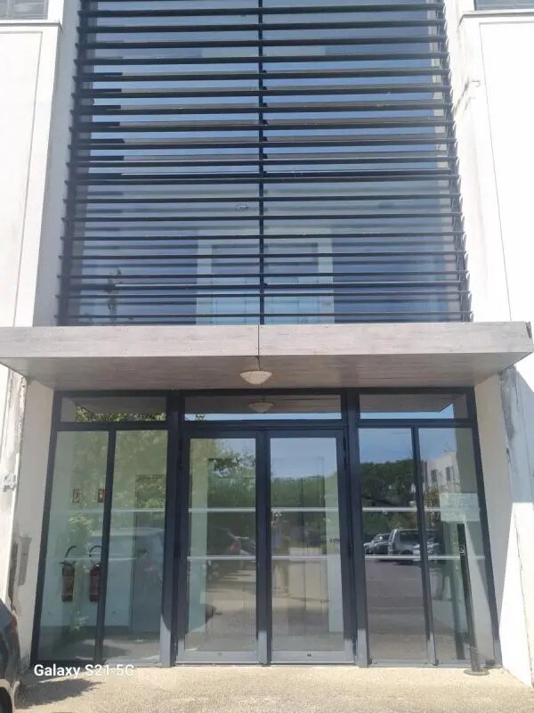 Plus de détails pour Bureau à vendre