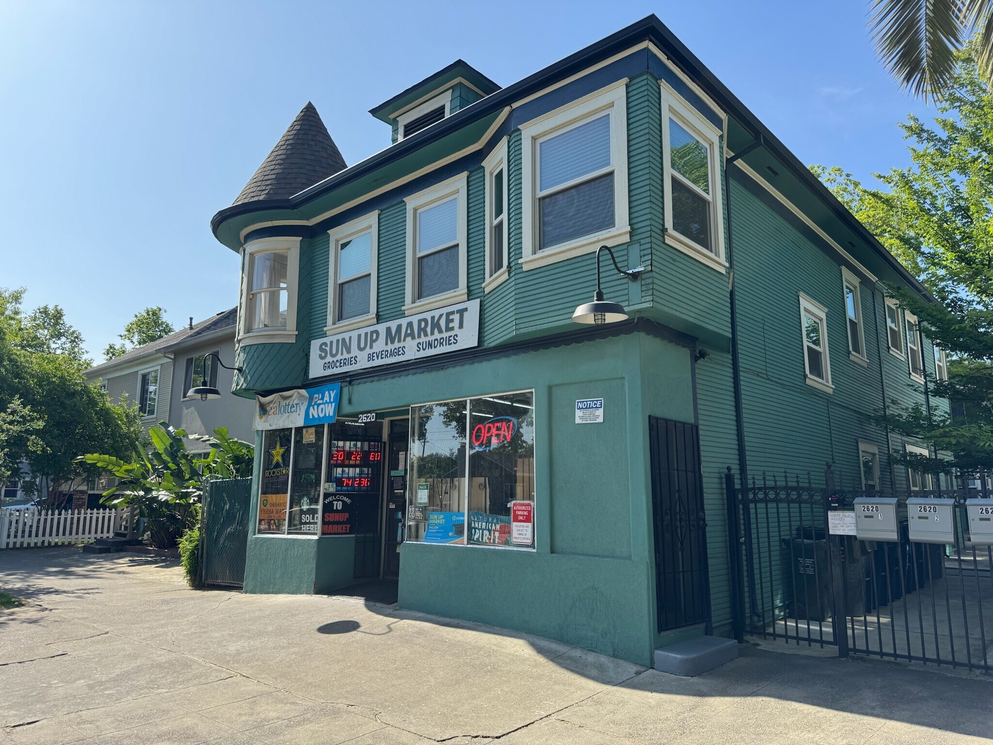 2620 T St, Sacramento, CA à vendre Photo principale– Image 1 sur 29