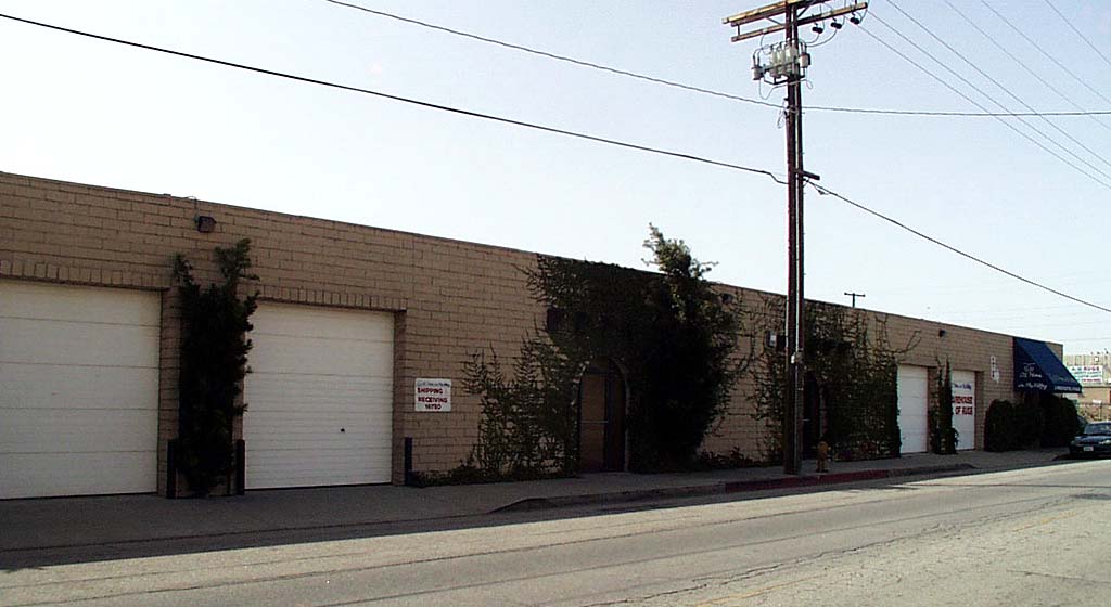 16770-16780 Stagg St, Van Nuys, CA à louer Photo principale– Image 1 sur 7