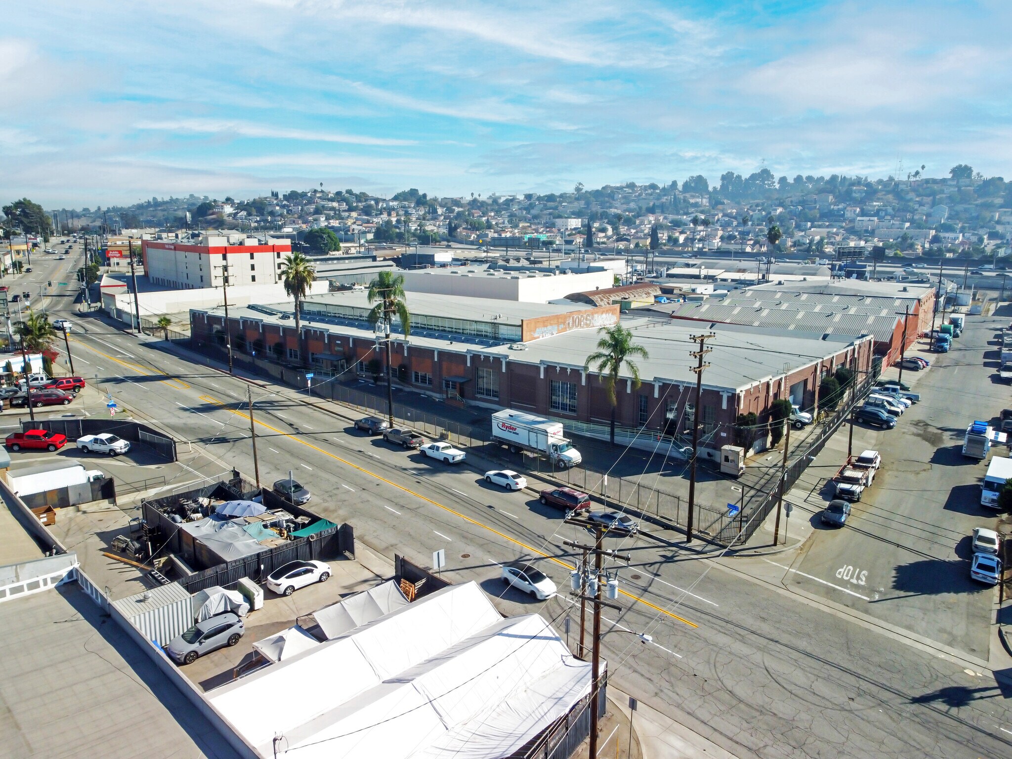 4000 Medford St, Los Angeles, CA à vendre Aérien– Image 1 sur 6