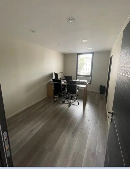 Bureau dans Villeurbanne à vendre - Photo de l’immeuble – Image 3 sur 4