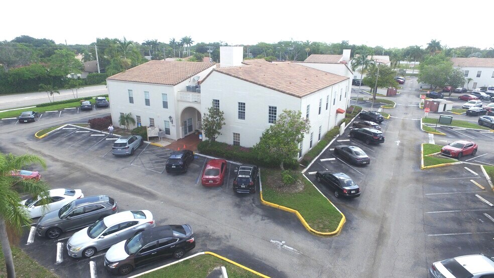 7777 N University Dr, Tamarac, FL à vendre - Photo principale – Image 1 sur 41