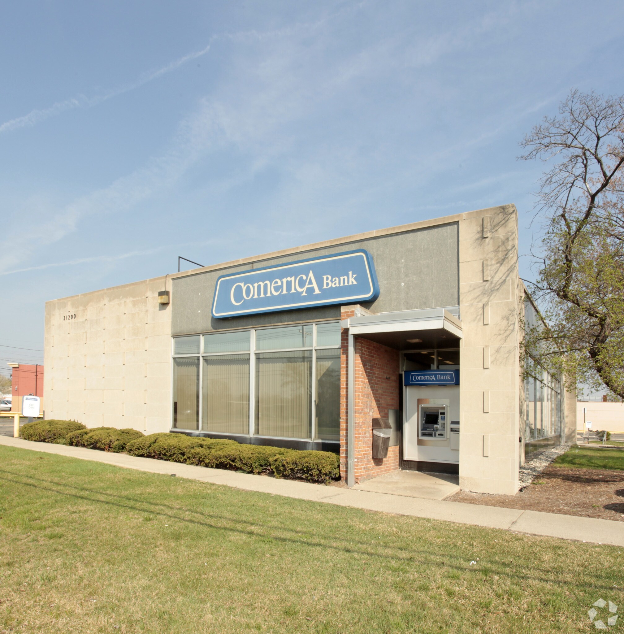 31200 Ann Arbor Trl, Westland, MI à vendre Photo principale– Image 1 sur 4