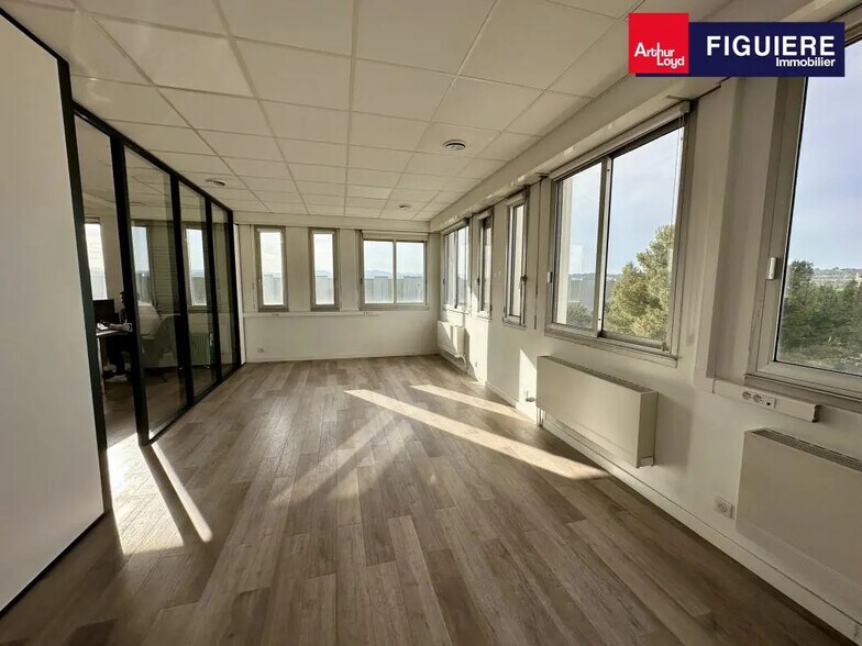 80 Rue Charles Duchesne, Aix-en-Provence à louer - Photo de l’immeuble – Image 2 sur 7