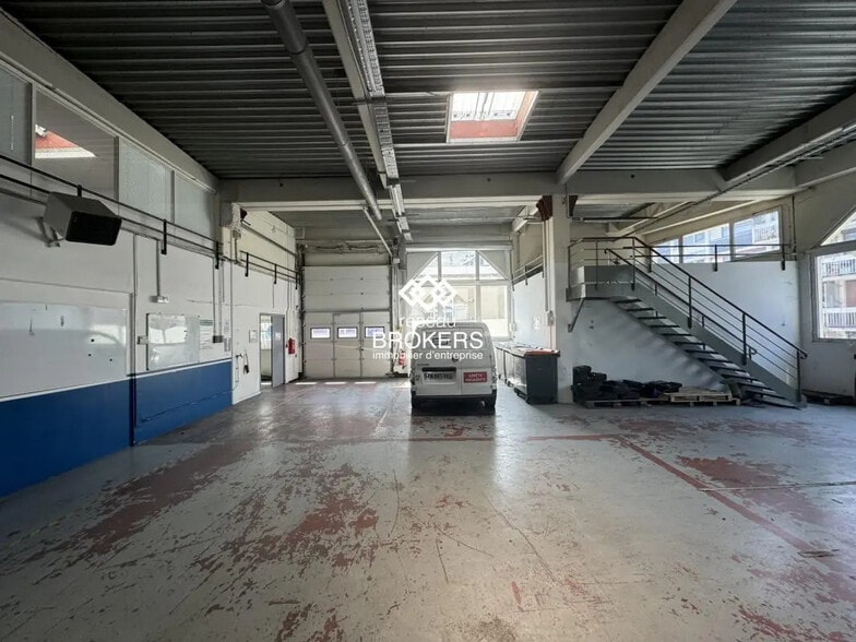 Industriel/Logistique dans Aubervilliers à louer - Photo de l’immeuble – Image 1 sur 9
