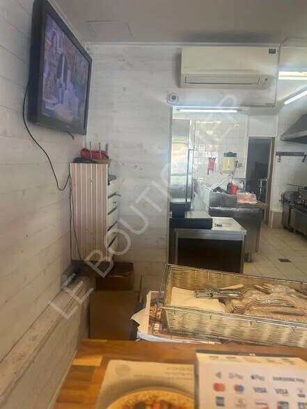 Local commercial dans Auxerre à vendre - Photo de l’immeuble – Image 3 sur 6