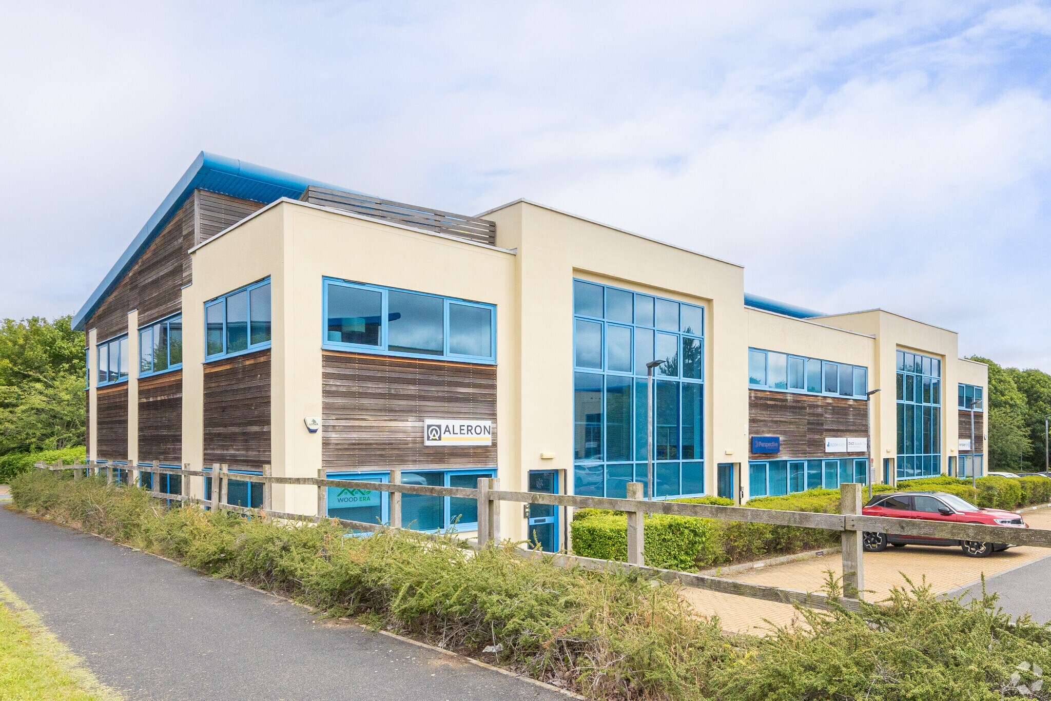 1-4 Whittle Ct, Milton Keynes à louer Photo principale– Image 1 sur 4